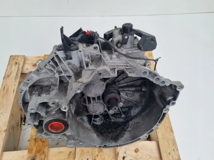 Volvo S60 II V60 2.0 D4 SKRZYNIA BIEGÓW manualna GU1R-7002-AEC