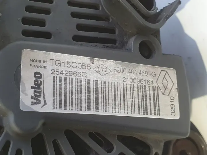 Renault Trafic II Opel Vivaro 2.0 DCI ALTERNATOR valeo 8200404459