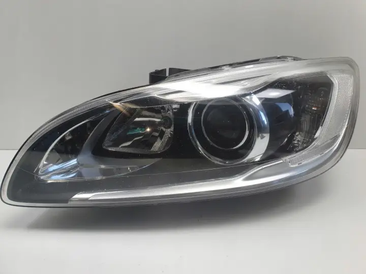 Volvo V60 S60 II LIFT PRZEDNIA LAMPA LEWA lewy przód XENON SKRĘTNY 31353284