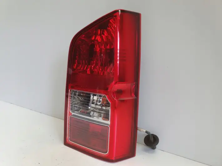 Nissan Pathfinder R51 LIFT 10-14r TYLNIA TYLNA LAMPA PRAWA prawy tył