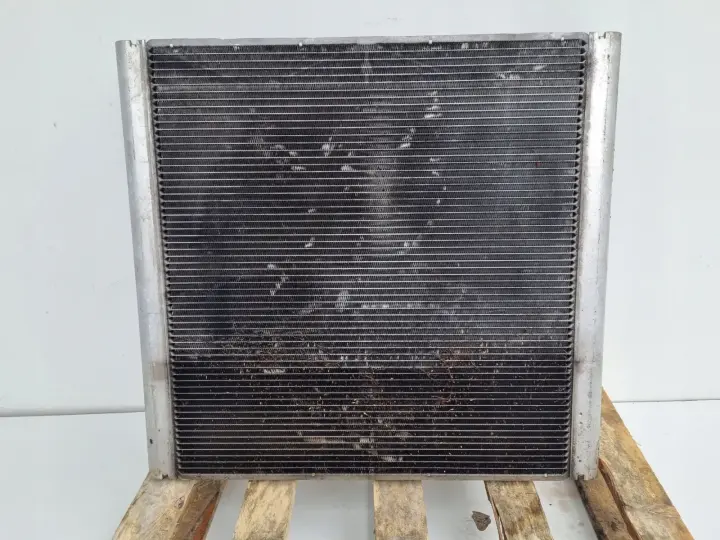 Range Rover Vogue L322 4.4 V8 CHŁODNICA WODY 8MK-376-718-321 B7227000