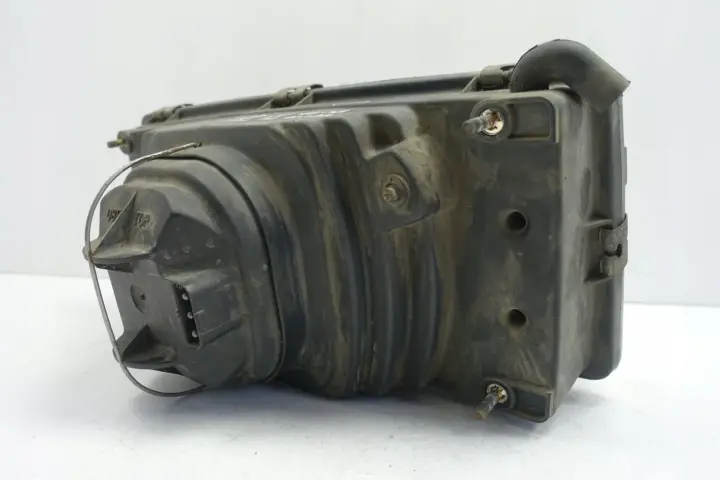 Volvo 740 760 PRZEDNIA LAMPA prawa EUROPA 3 piny