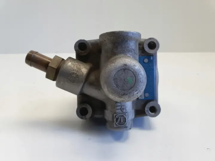 Audi A6 C4 2.5 TDI POMPA WSPOMAGANIA 048145155F