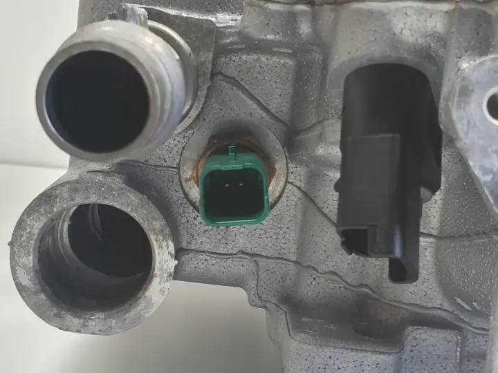 Peugeot 2008 1.2 VTi GŁOWICA CYLINDRÓW 9814763180