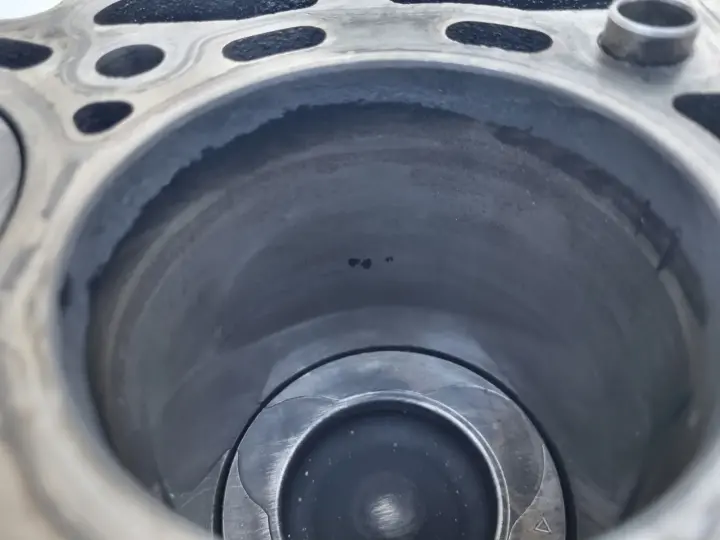 DÓŁ SILNIKA BLOK WAŁ TŁOK TŁOKI Renault Scenic Megane III 1.5 DCI K9K836