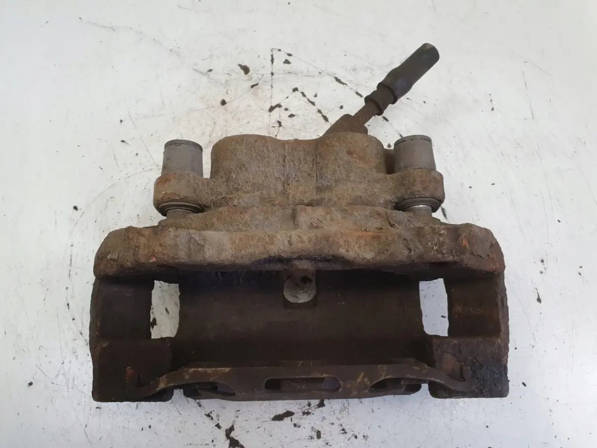 Volvo S60 II XC60 I PRZEDNI ZACISK HAMULCOWY Prawy przód PASAŻERA 928