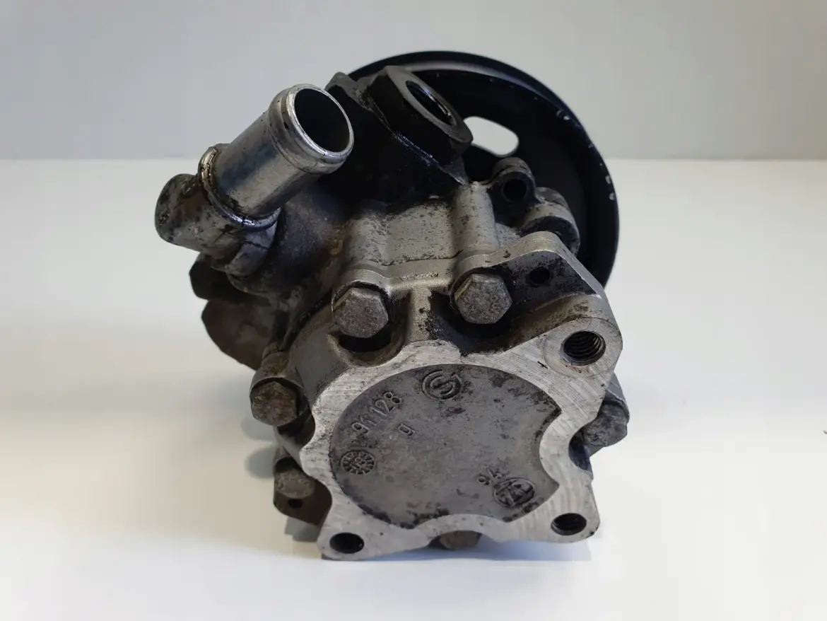 Audi 4 B6 1.9 TDI POMPA WSPOMAGANIA 8D0145156T