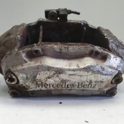 Mercedes SL SL500 R230 PRZEDNI ZACISK HAMULCOWY prawy przód 20825101