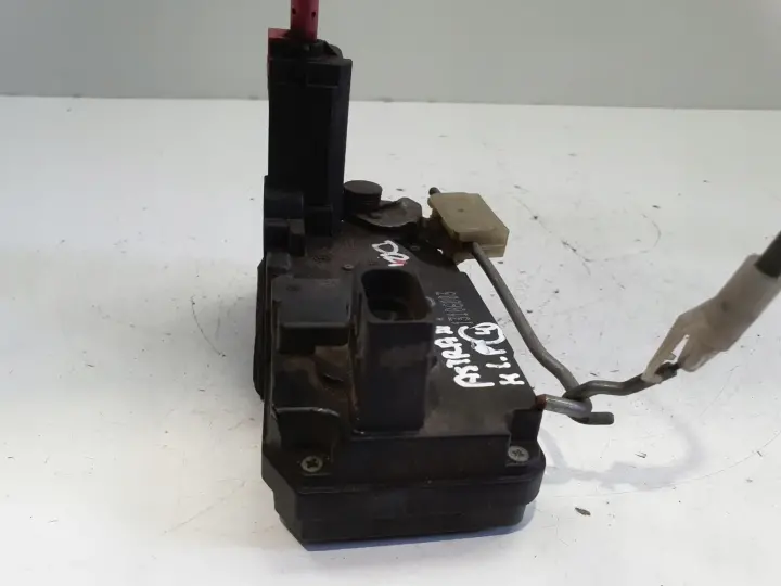 Opel Astra H ZAMEK DRWI Prawy tył pasażera 13106003