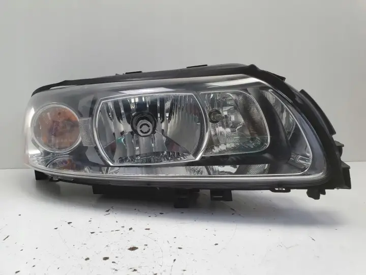 Volvo S60 I V70 II XENON LIFT PRZEDNIA LAMPA PRAWA prawy przód 30784250