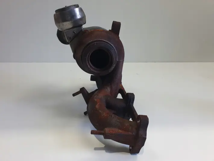 VW Golf V 1.9 TDI TURBOSPRĘŻARKA turbo 038253016R