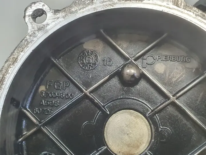 Opel Corsa C 1.3 CDTI OBUDOWA ROZRZĄDU pompa oleju 37004600