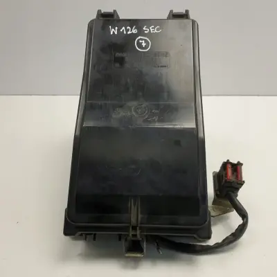 Mercedes W126 SEC 5.6 V8 SKRZYNKA BEZPIECZNIKÓW