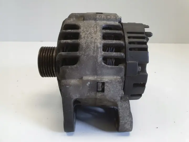 Renault Laguna II 1.8 16V ALTERNATOR 8200153710 100A valeo