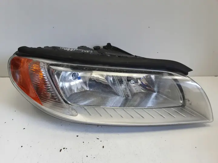 Volvo S80 II V70 III 07-13r PRZEDNIA LAMPA PRAWA prawy przód EURO 31214352