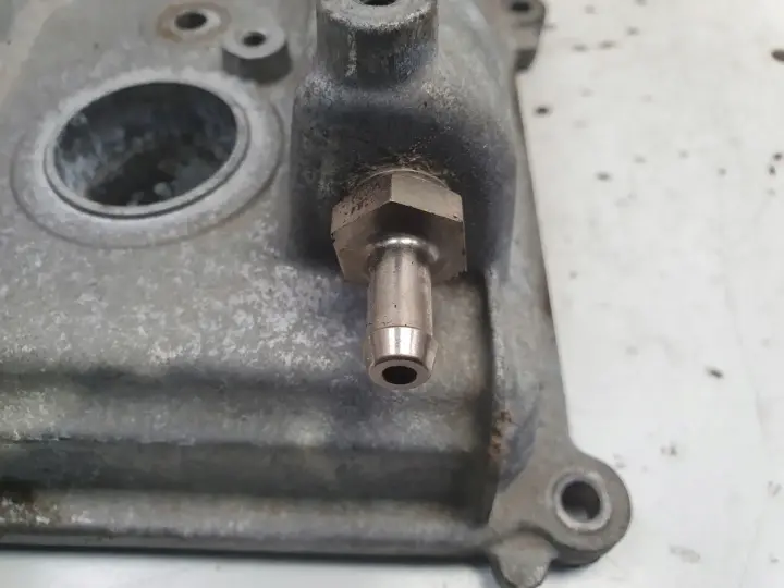 Toyota Yaris III 1.5 H POKRYWA ZAWORÓW 1NZ