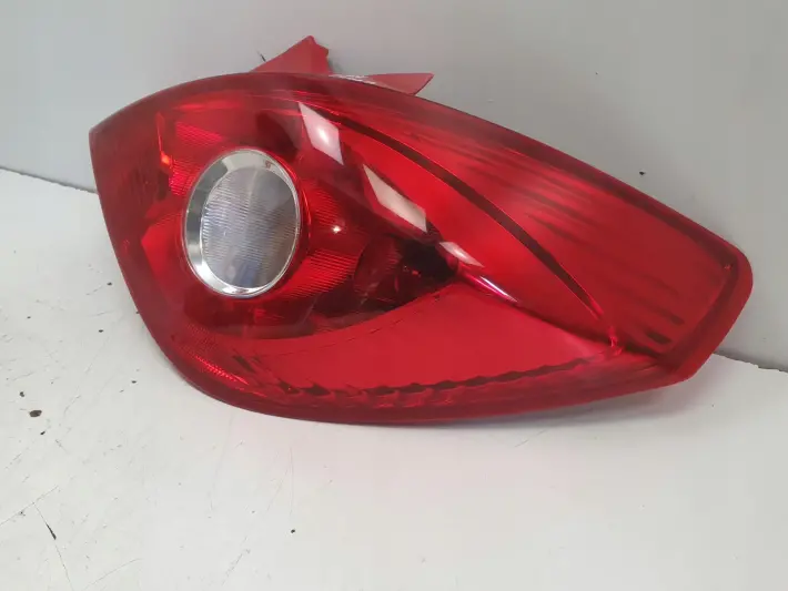 Opel Corsa D 06-14r TYLNA TYLNIA LAMPA PRAWA PRAWY TYŁ 13211841 89038963A