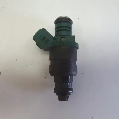 Audi A3 8L 1.6 8V WTRYSKIWACZ wtrysk 037906031AA