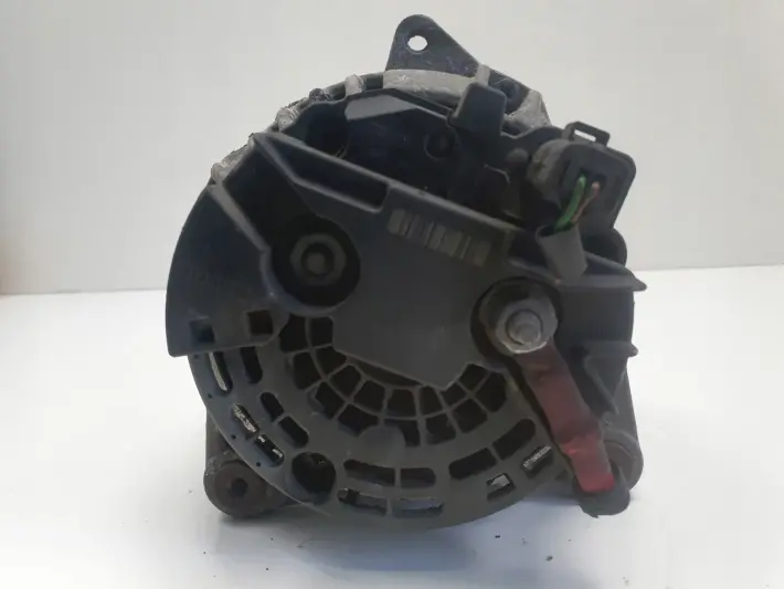 Dacia Duster 1.6 16V ALTERNATOR 0124525207 8200992208 Bosch 150A