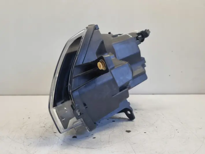 Dacia Sandero II 12-16r PRZEDNIA LAMPA PRAWA PRAWY PRZÓD europa