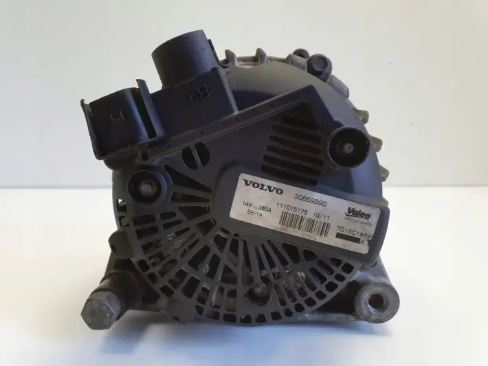 Volvo V40 II 1.6 D2 ALTERNATOR 30659390 valeo 150A