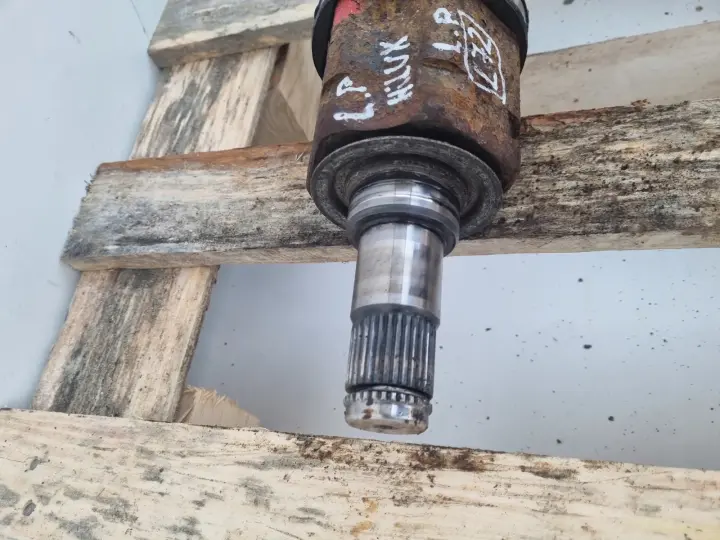 Toyota Hilux VII 3.0 D4D LEWA PRZEDNIA PÓŁOŚ półośka lewy przód 43430-0K030