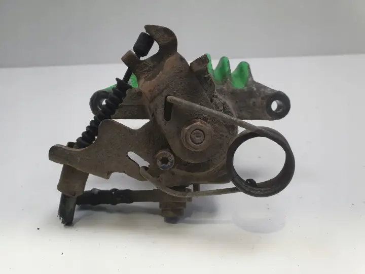 Vw Passat B5 Audi A4 B5 ZACISK HAMULCOWY Prawy tył pasażera