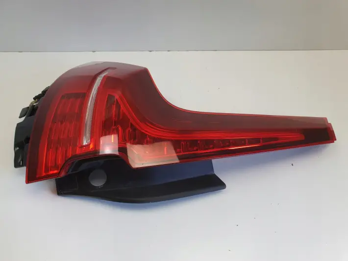 Volvo V60 II 18-24r TYLNIA TYLNA LAMPA LEWA lewy tył 32291358