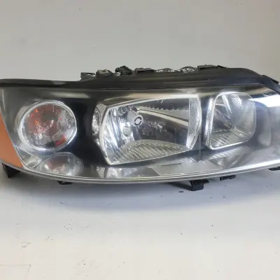 Volvo S60 I V70 II LIFT PRZEDNIA LAMPA PRAWA przód