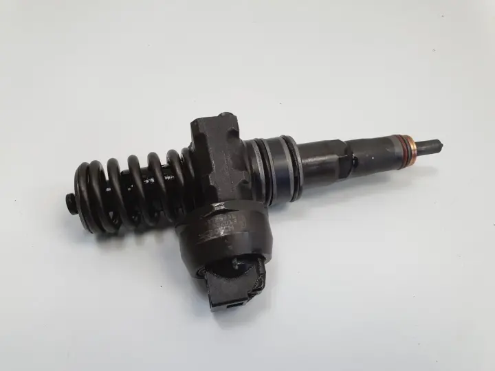 VW Passat B5 1.9 TDI POMPOWTRYSKIWACZ wtrysk 038130073BA