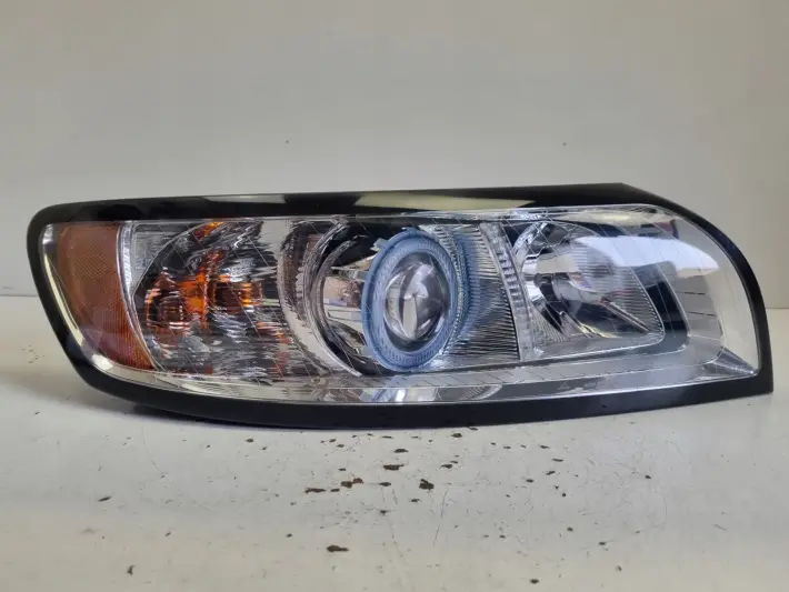 Volvo S40 II V50 LIFT XENON PRZEDNIA LAMPA PRAWA prawy przód 31265699