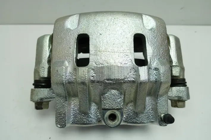 Kia Carnival I 2.9 CRDI PRZEDNI ZACISK HAMULCOWY