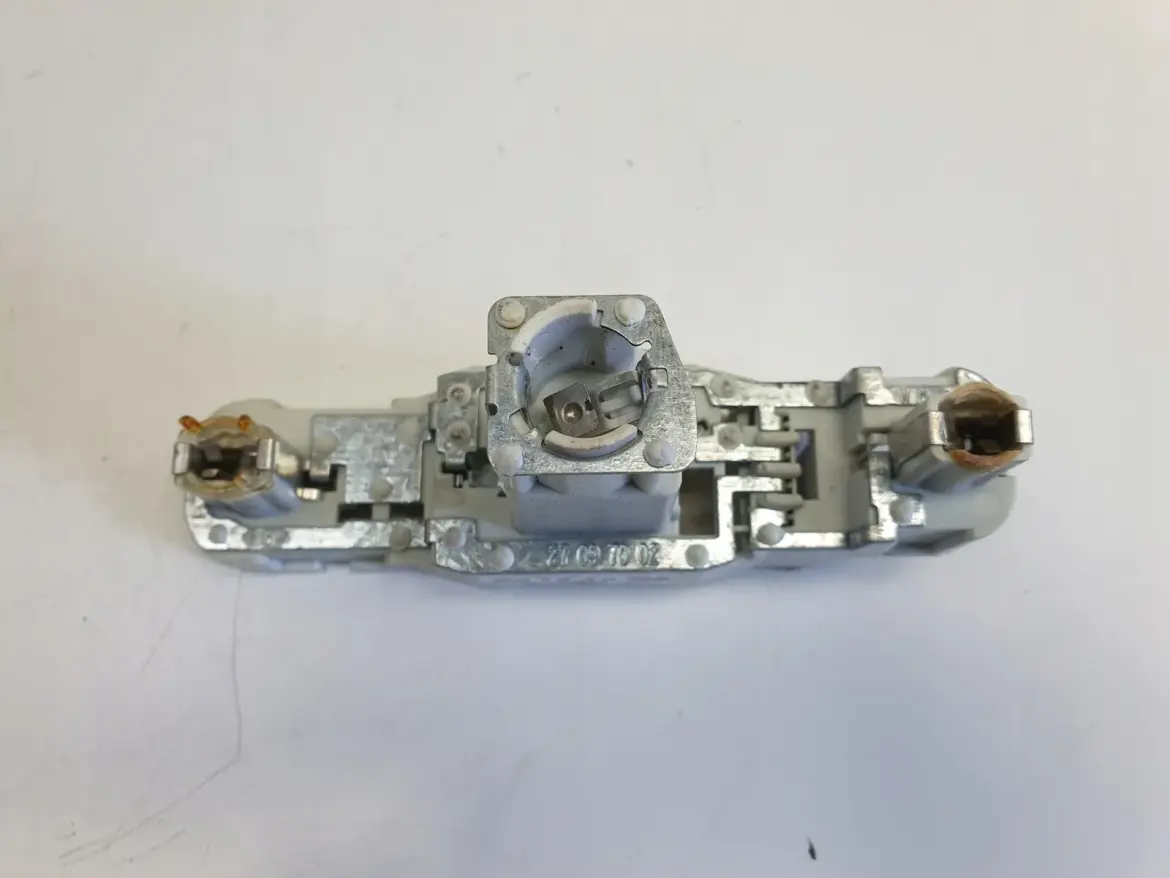 VW Passat CC PRAWY WKŁAD TYLNEJ LAMPY prawy tył pasażera 27097002