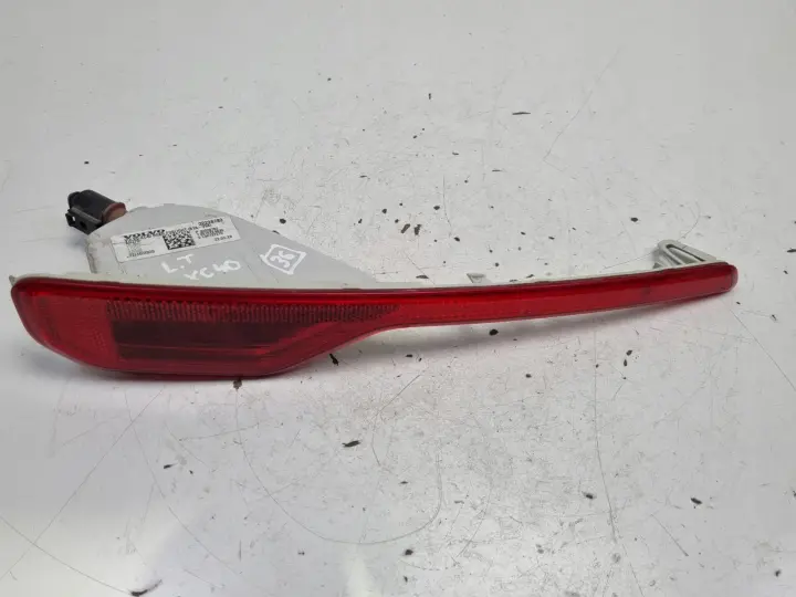 Volvo XC40 LAMPA PRZECIWMGIELNA ŚWIATŁO PRZECIWMGIELNE LEWE TYLNE 32228782