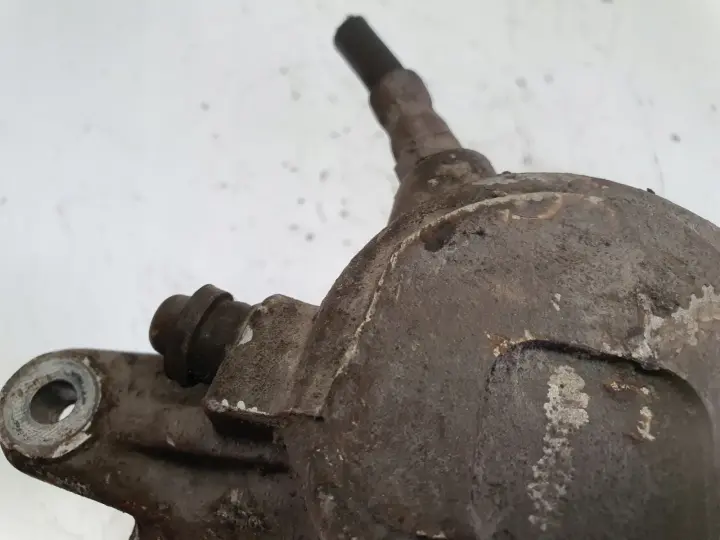 Mercedes W204 PRZEDNI ZACISK HAMULCOWY prawy przód PASAŻERA 295x28