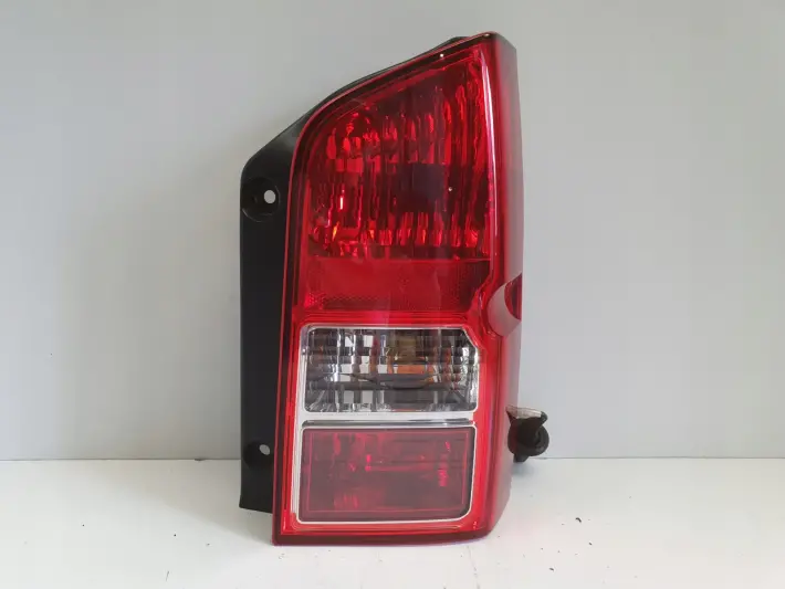 Nissan Pathfinder R51 LIFT 10-14r TYLNIA TYLNA LAMPA PRAWA prawy tył