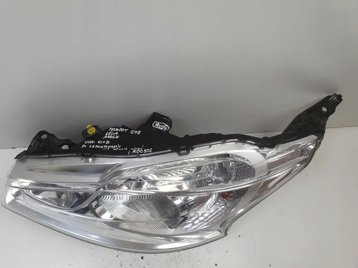 Peugeot 208 I PRZEDNIA LAMPA LEWA lewy przód anglik