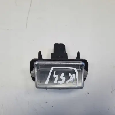 Toyota Auris II PODŚWIETLENIE TABLICY REJESTRACYJNEJ Lampka