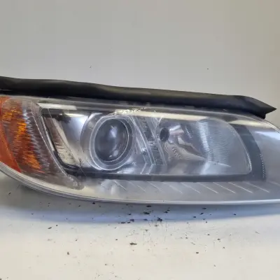 Volvo V70 III XC70 PRZEDNIA LAMPA PRAWA PRAWY PRZÓD XENON SKRĘTNY 31214169