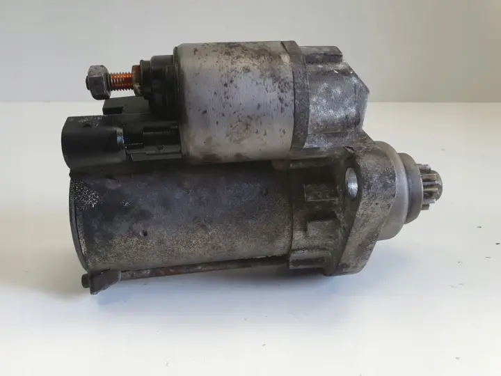 VW Golf V 1.4 FSI ROZRUSZNIK 02Z911023G valeo
