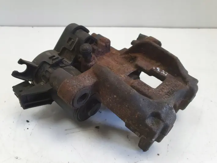 Volvo V60 II S90 V90 TYLNY ZACISK HAMULCOWY prawy tył 31687346