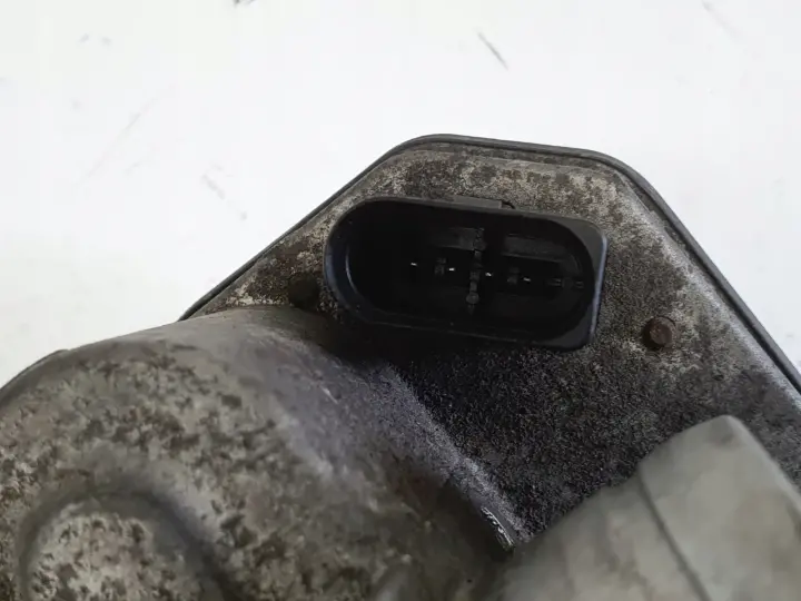 VW Bora 1.9 SDI PRZEPUSTNICA 038128063C