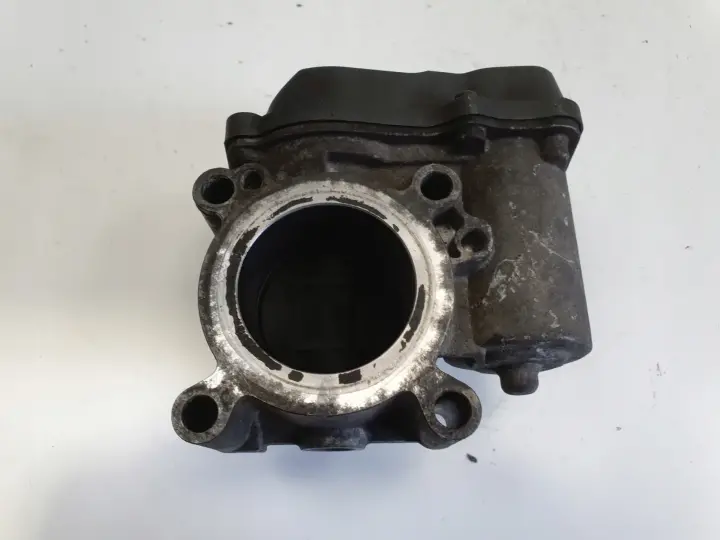 VW Fox 1.4 8V PRZEPUSTNICA 03C133062B