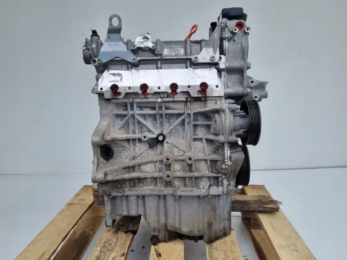 SILNIK Audi A3 II 8P 1.6 FSI 115KM uszkodzona pokrywa zaworów BLP