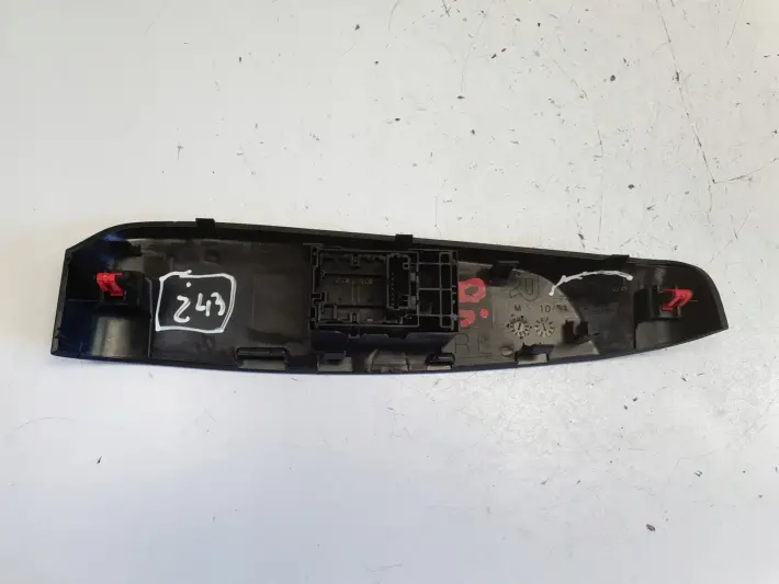 Toyota Camry VIII Prawy przełącznik szyby Panel sterowania szyb 74272-33380