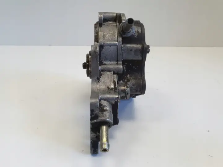 Audi A4 B6 1.9 TDI POMPA VACUM wakum 038145209A
