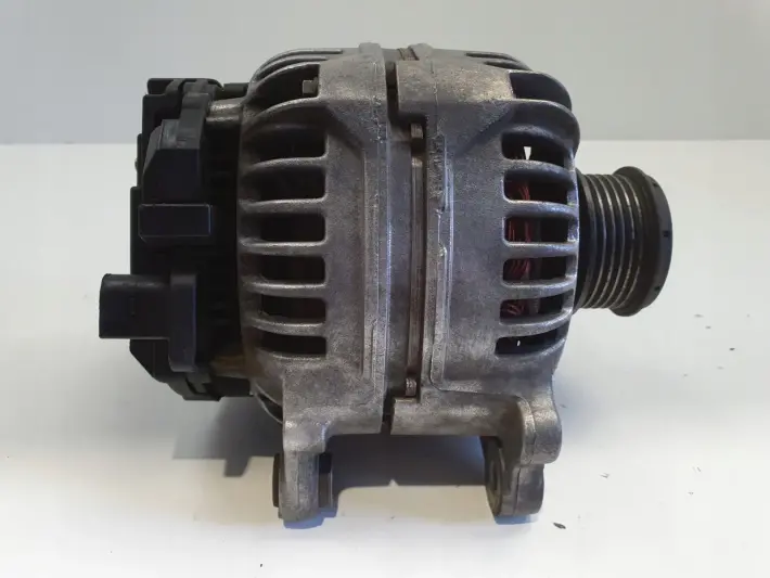 Skoda Octavia I 1.9 TDI ALTERNATOR Bosch 028903028E 120A