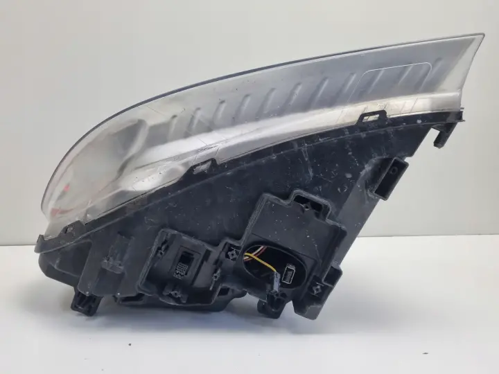 Volvo V70 III XC70 PRZEDNIA LAMPA PRAWA PRAWY PRZÓD XENON SKRĘTNY 31214169