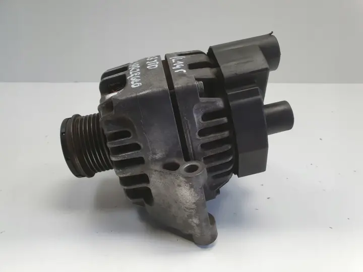 Fiat Punto II 1.3 M-JET ALTERNATOR valeo 46823547