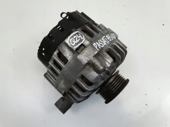VW Passat B5 1.6 8V ALTERNATOR Valeo 06B903016D 90A